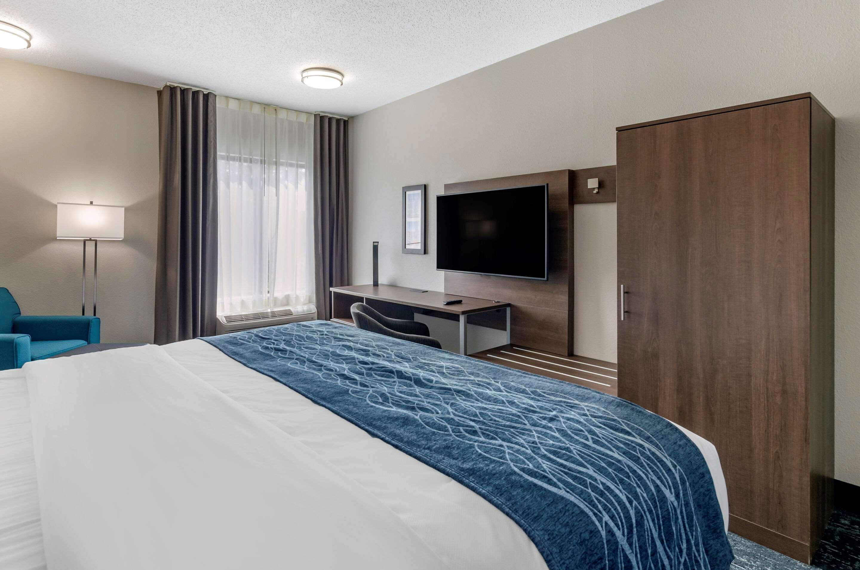 Comfort Inn & Suites Troutville - Roanoke North - Daleville Exterior foto