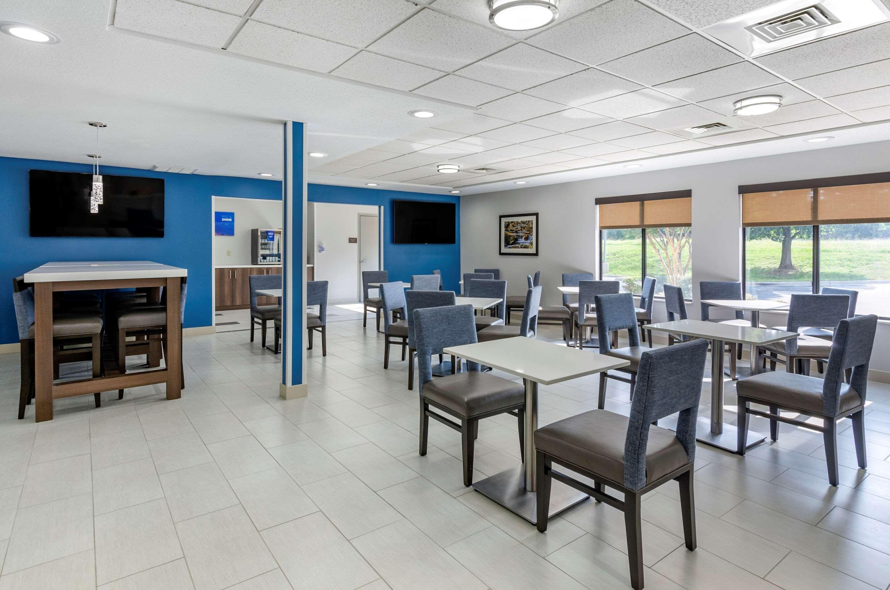 Comfort Inn & Suites Troutville - Roanoke North - Daleville Exterior foto