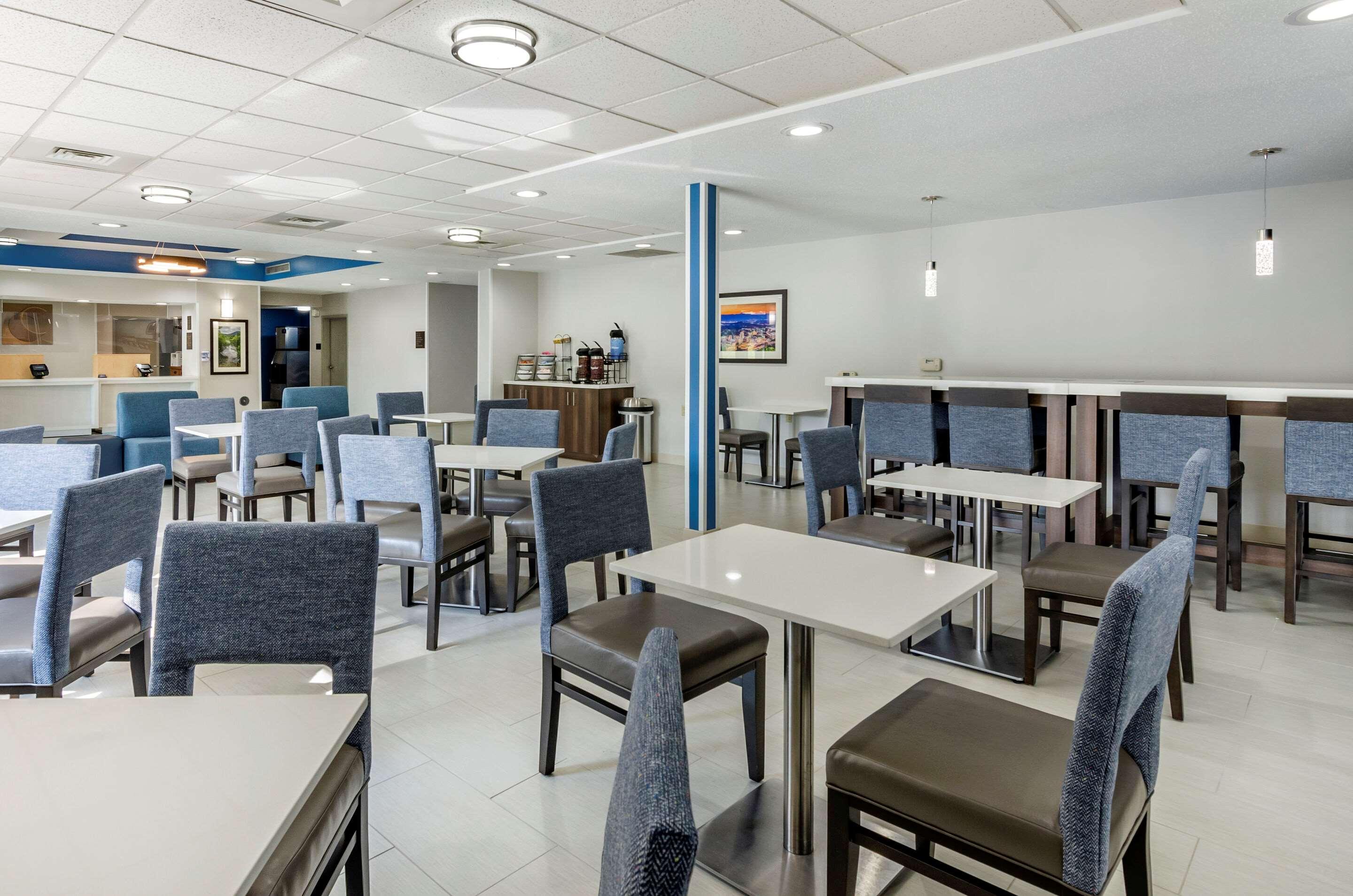 Comfort Inn & Suites Troutville - Roanoke North - Daleville Exterior foto